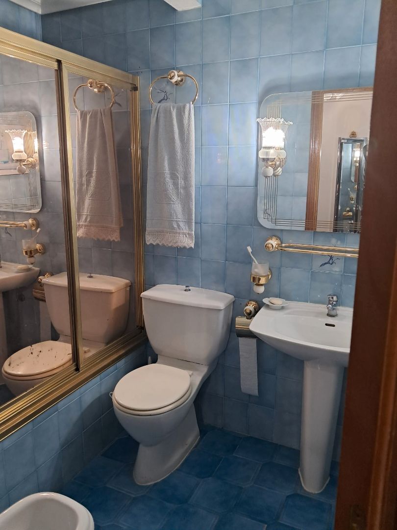 Baño de Piso en venta en Tomelloso con Aire acondicionado, Calefacción y Terraza