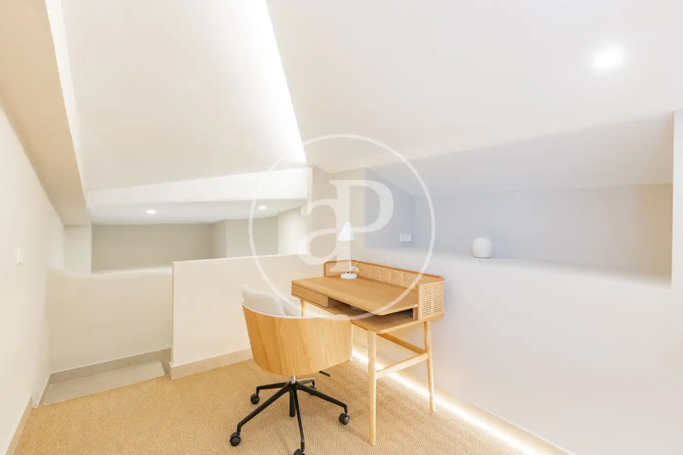 Flat for sale in Madrid  with Air Conditioner, Heating and Furnished