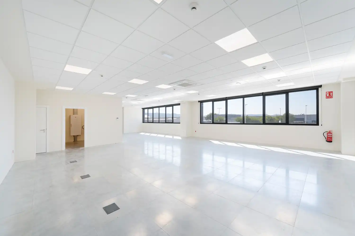 Industrial building with lift to rent in Carrer Pou del Merli 58, imagen 5
