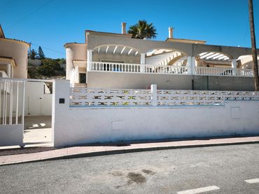 Casa a schiera con balcone in vendita a ORIOLA