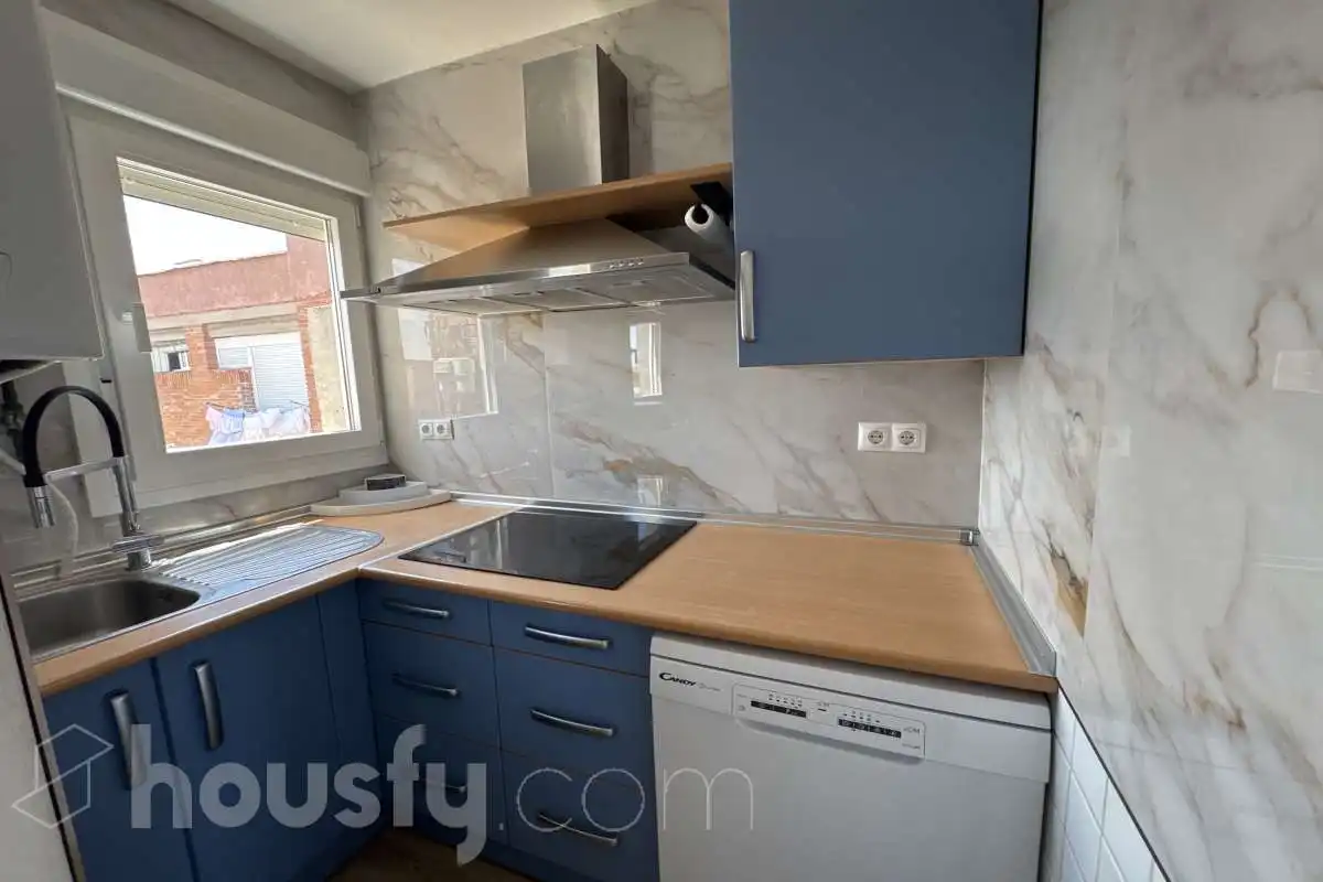 Kitchen of Flat for rent in Madrid  with Air Conditioner, Heating and Parquet flooring