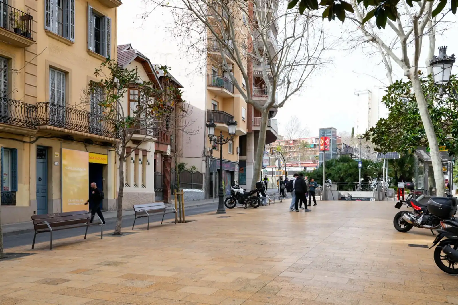 Vista exterior de Piso en venta en L'Hospitalet de Llobregat con Terraza