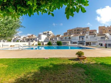 Adossat amb balcó en venda a Nueva Torrevieja - Aguas Nuevas