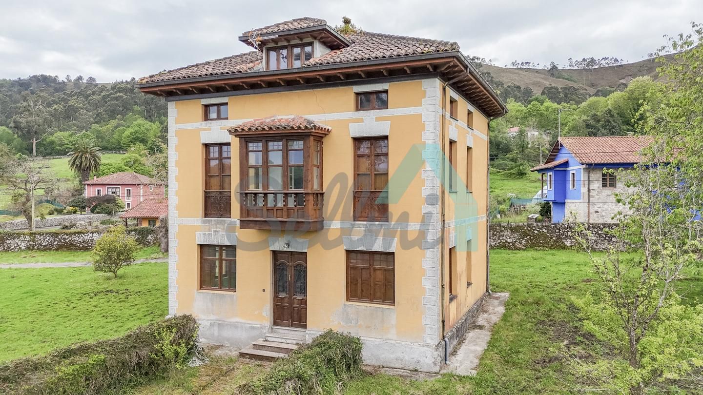 Vista exterior de Casa o chalet en venta en Llanes con Calefacción, Jardín privado y Parquet