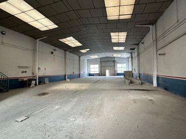 Nau industrial en venda a Avenida León 63