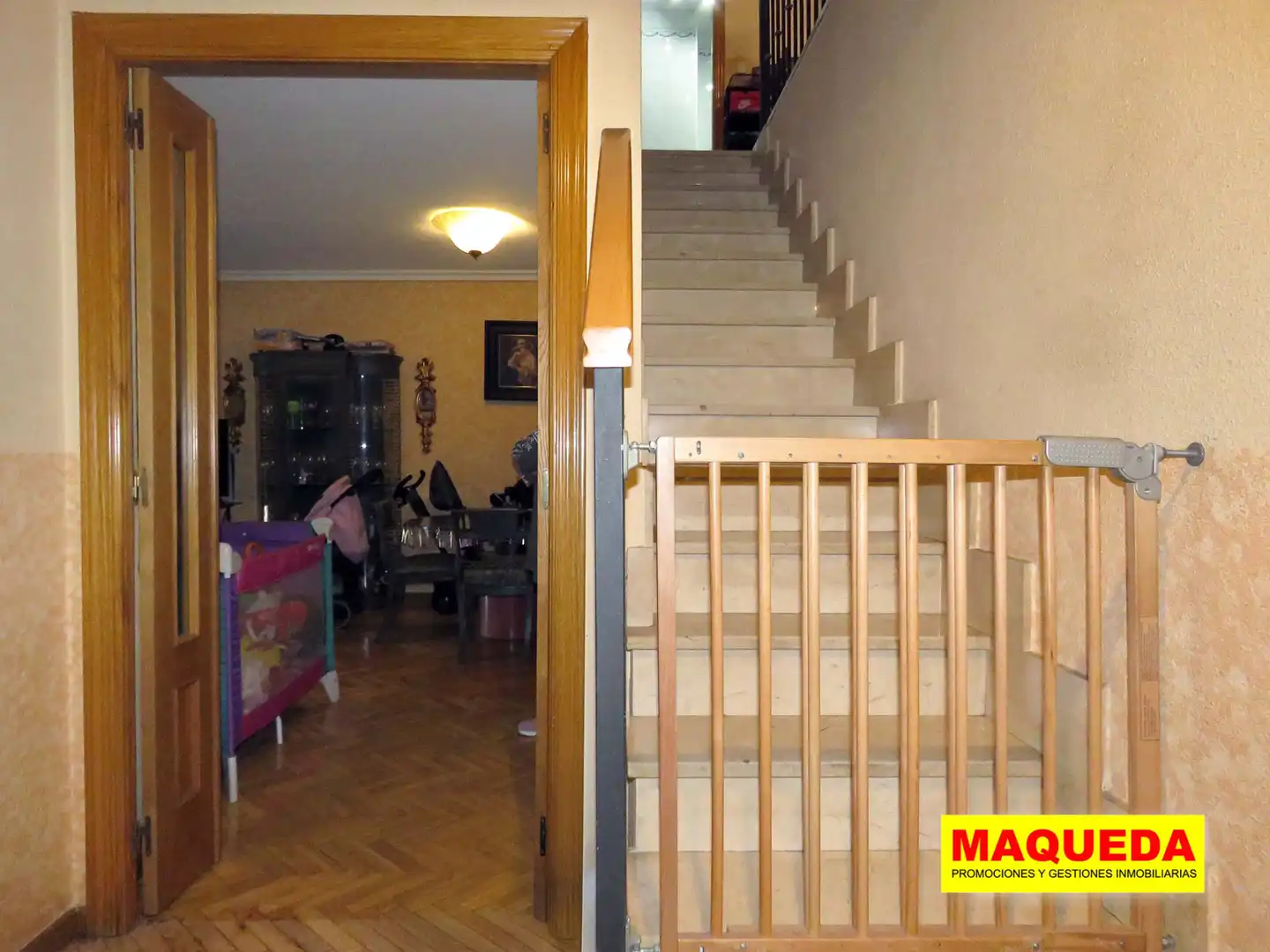 Maisonette zum Verkauf in Alcorcón mit Klimaanlage, Heizung und Parkett