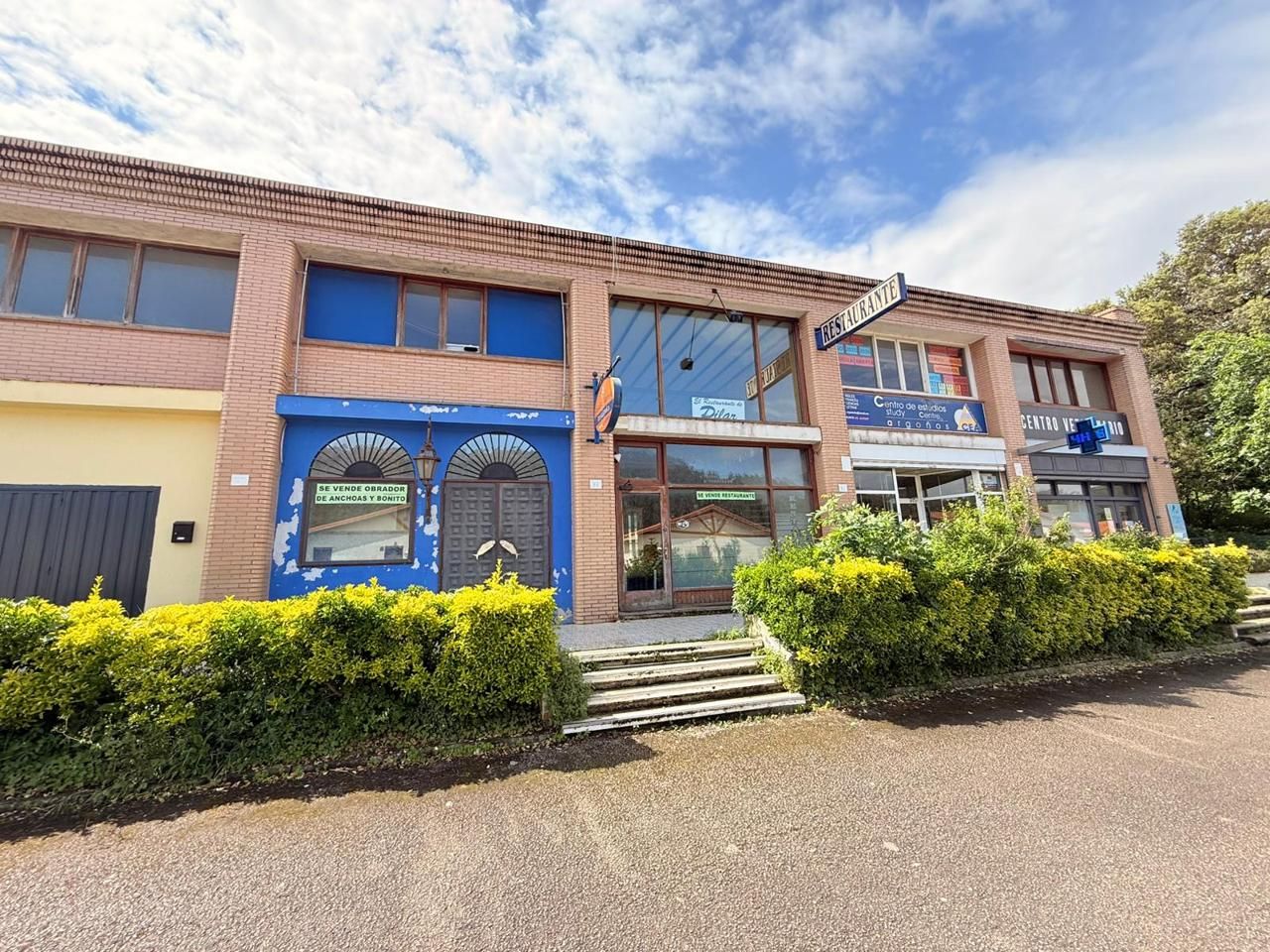 Vista exterior de Local en venda en Argoños 