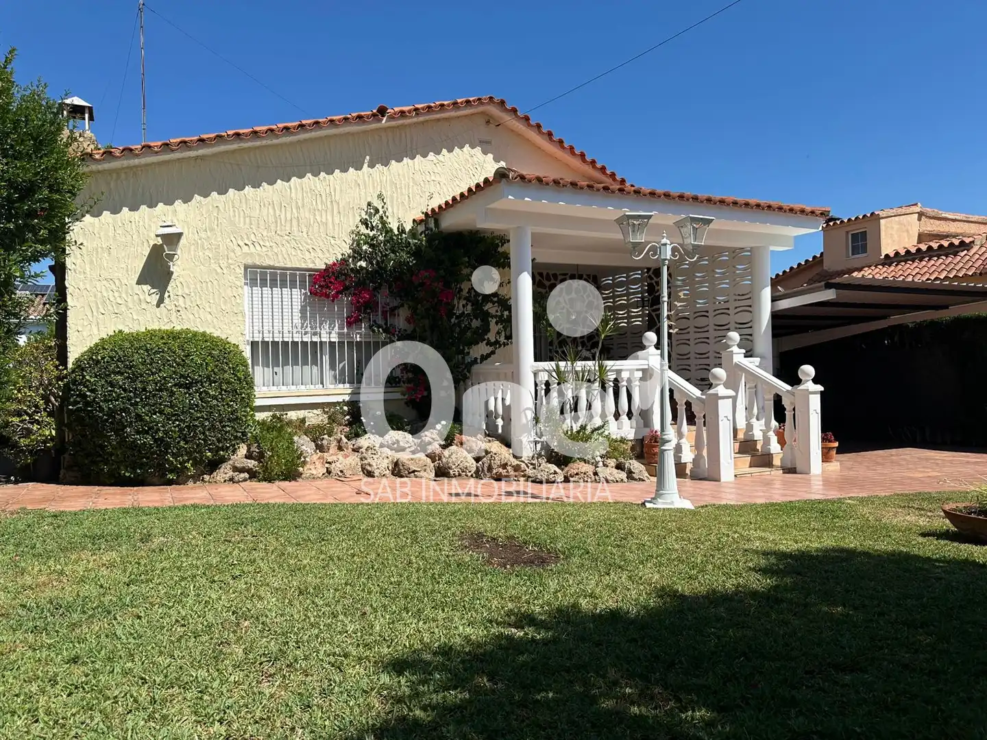 Vista exterior de Casa o chalet en venta en L'Eliana con Aire acondicionado, Calefacción y Jardín privado