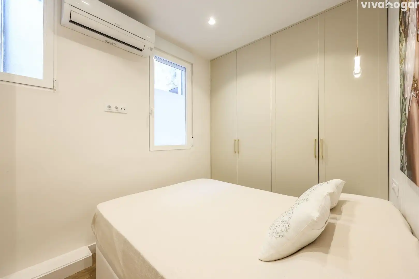 Bedroom of Flat for sale in Madrid  with Air Conditioner, Heating and Furnished