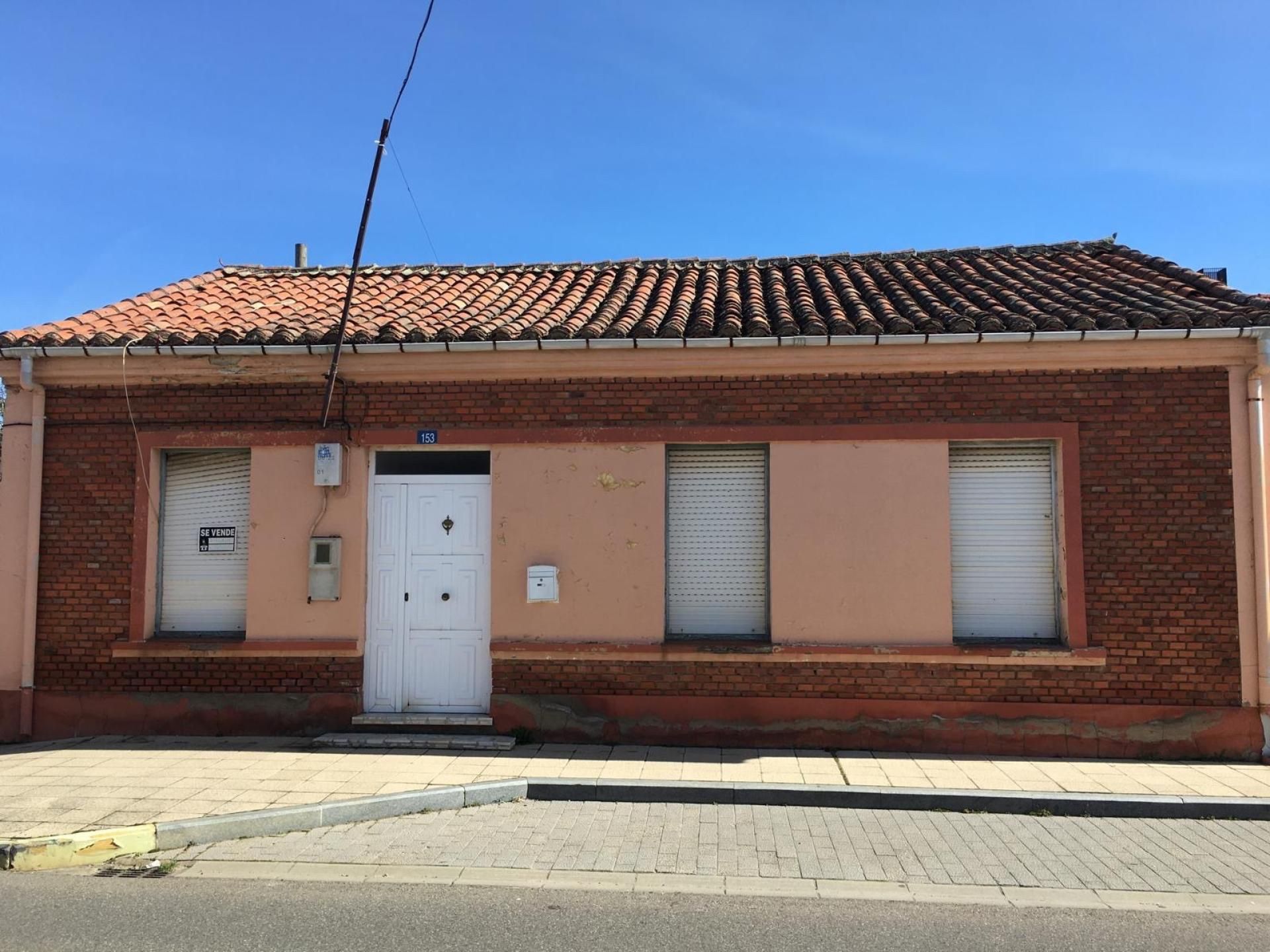 Vista exterior de Casa o xalet en venda en Sariegos