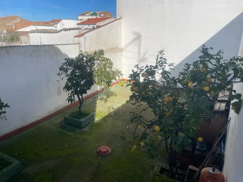 Garden of Houses for sale in Fuente de Cantos  with Air Conditioner, Heating and Terrace