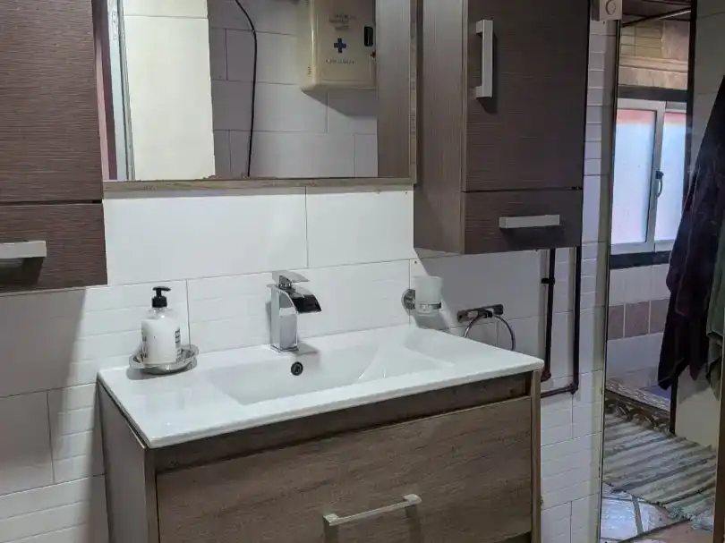 Bany de Pis en venda en Pontons amb Piscina i Balcó