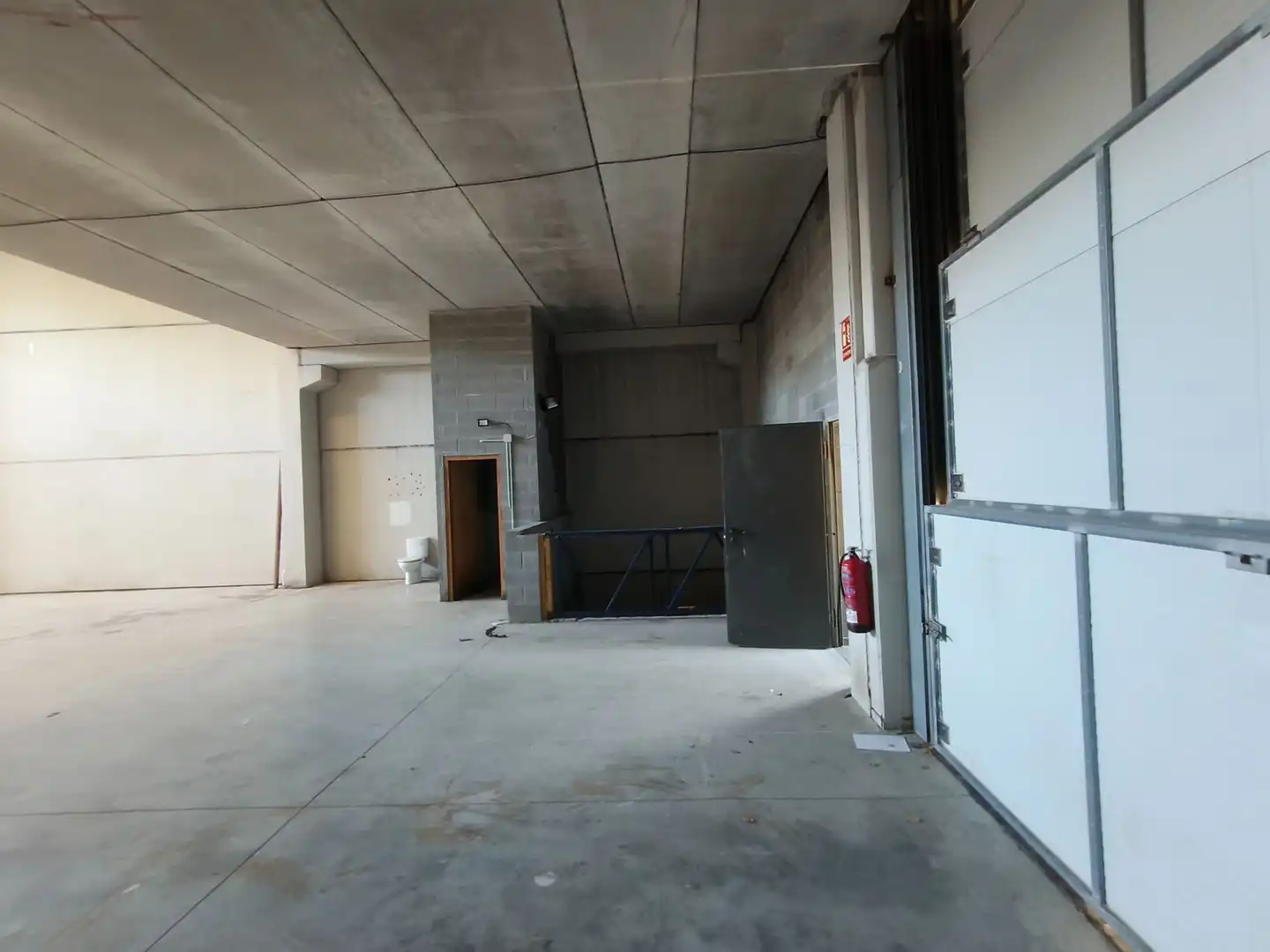 Nau industrial en venda en Begues, Barcelona