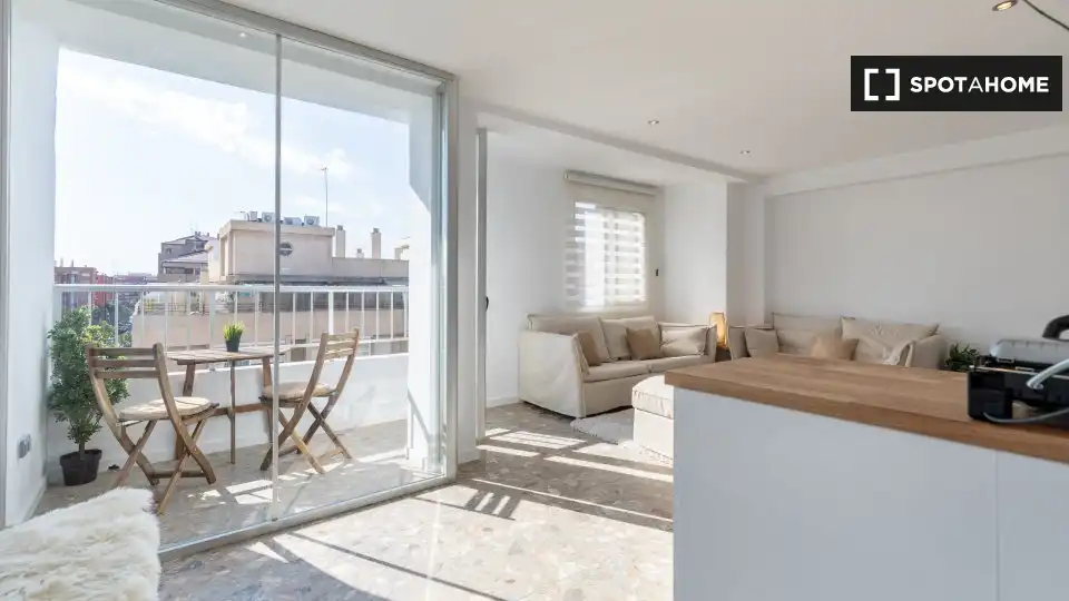 Living room of Flat for rent in Valencia  with Air Conditioner, Heating and Furnished