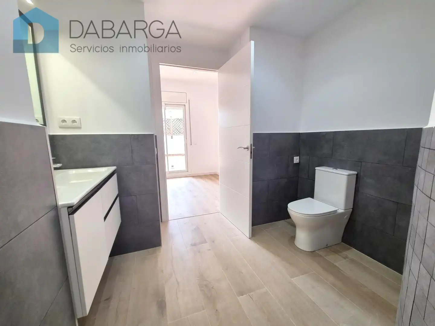 Badezimmer von Wohnung zum Verkauf in Ripollet mit Klimaanlage, Parkett und Terrasse