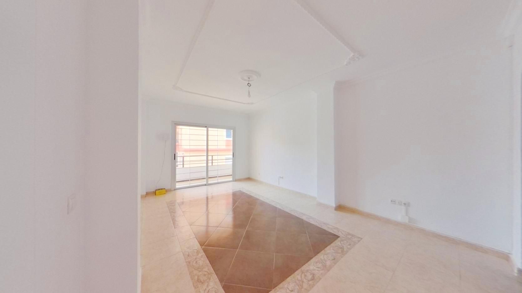 Sala d'estar de Pis en venda en Las Palmas de Gran Canaria amb Forn