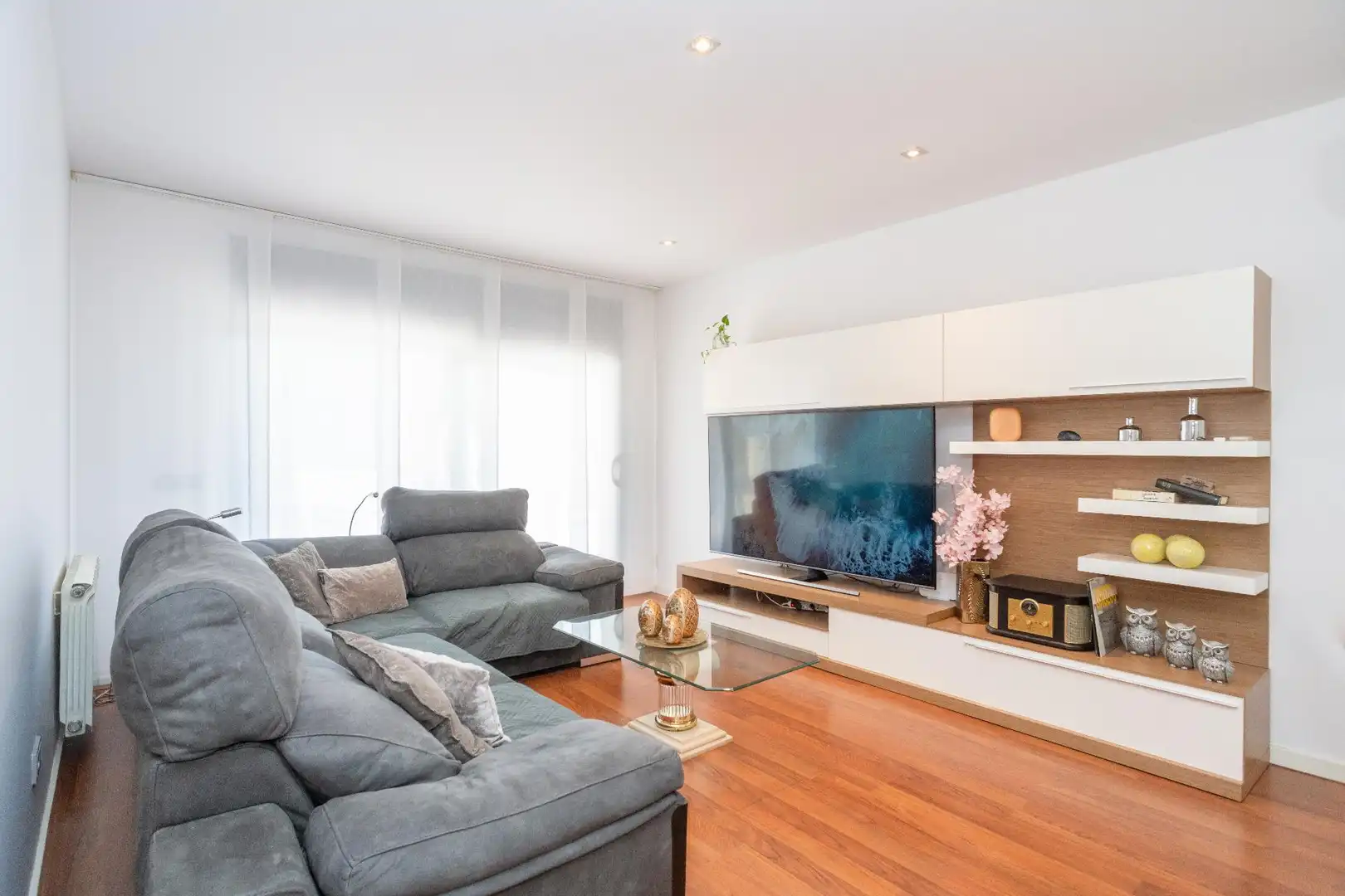 Living room of Houses for rent in Girona  with Air Conditioner, Private garden and Terrace