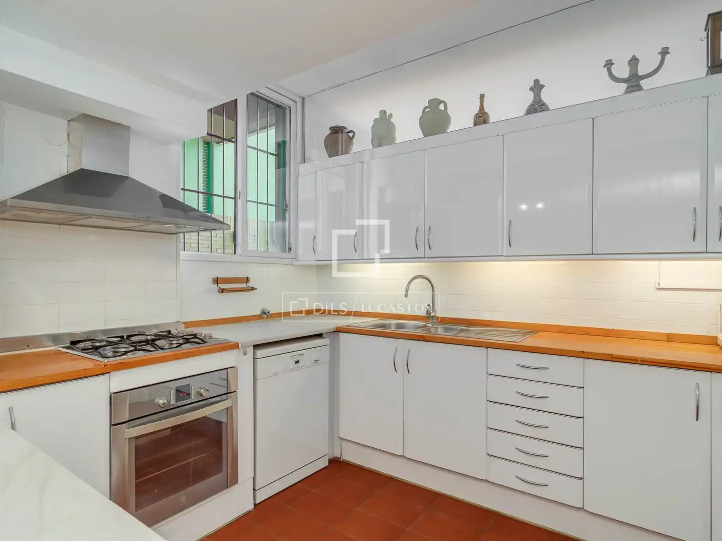 Cocina de Casa o chalet de alquiler en Barcelona con Aire acondicionado, Calefacción y Jardín privado