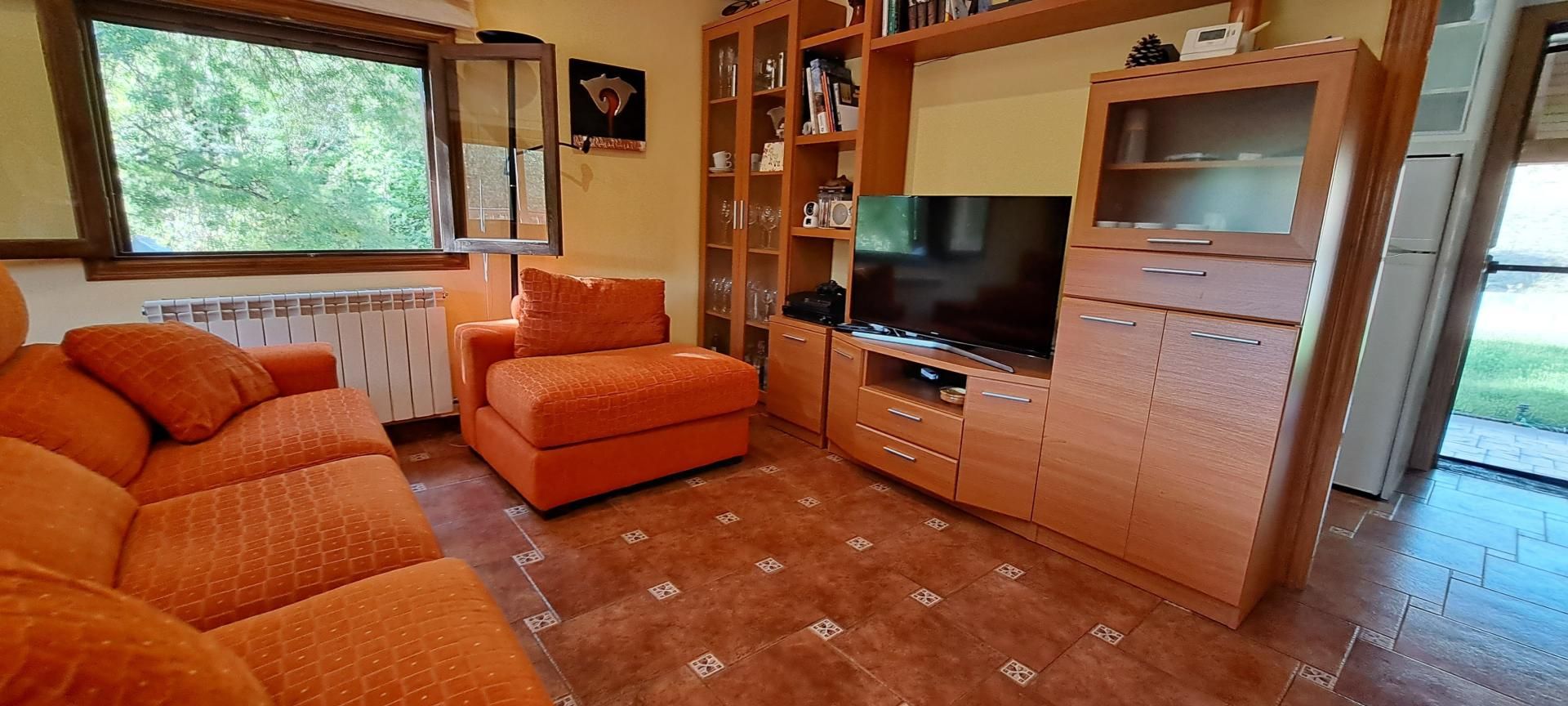 Sala d'estar de Finca rústica en venda en Arganza amb Calefacció