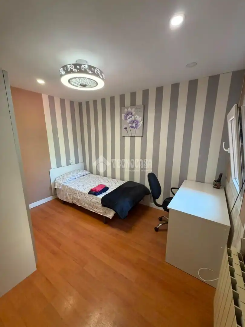 Bedroom of Flat for rent in Getafe  with Air Conditioner, Heating and Furnished