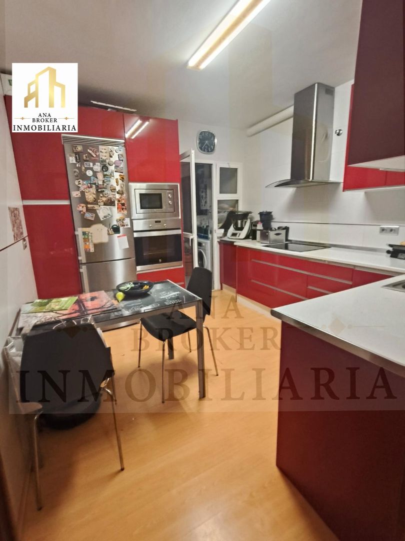 Kitchen of Flat for sale in Ronda  with Air Conditioner