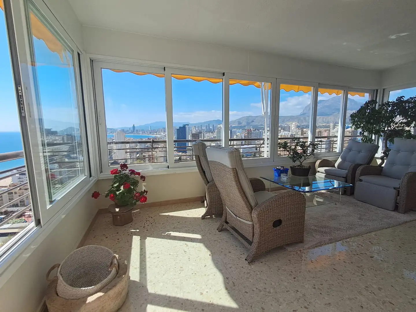 Flat with terrace for sale in Playa de Levante, imagen 2