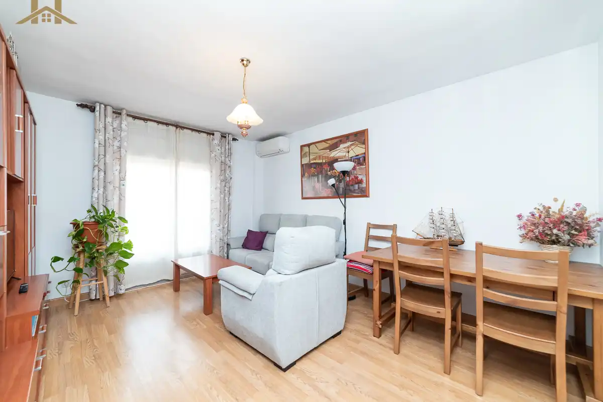 Sala d'estar de Pis en venda en Navalcarnero amb Aire condicionat, Calefacció i Terrassa