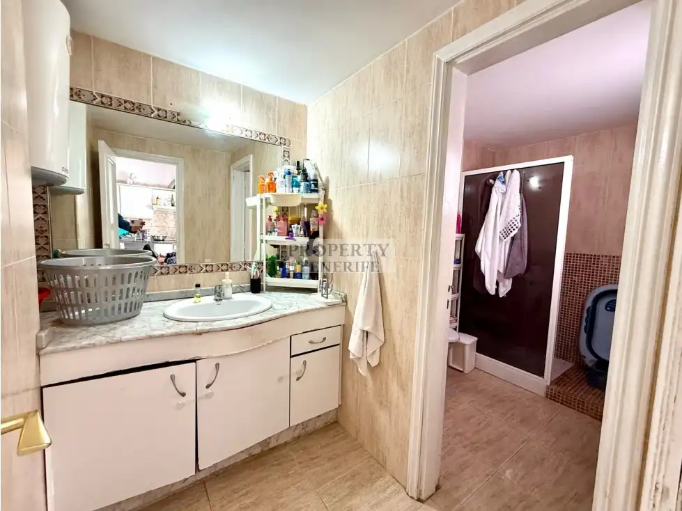 Piso en venta en Adeje con Terraza, Piscina y Amueblado