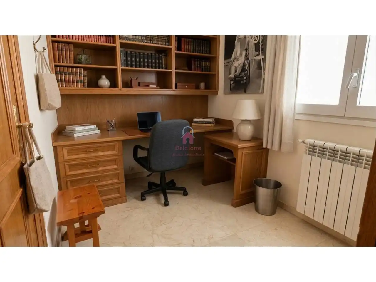 Wohnung zum Verkauf in Terrassa mit Klimaanlage, Heizung und Balkon
