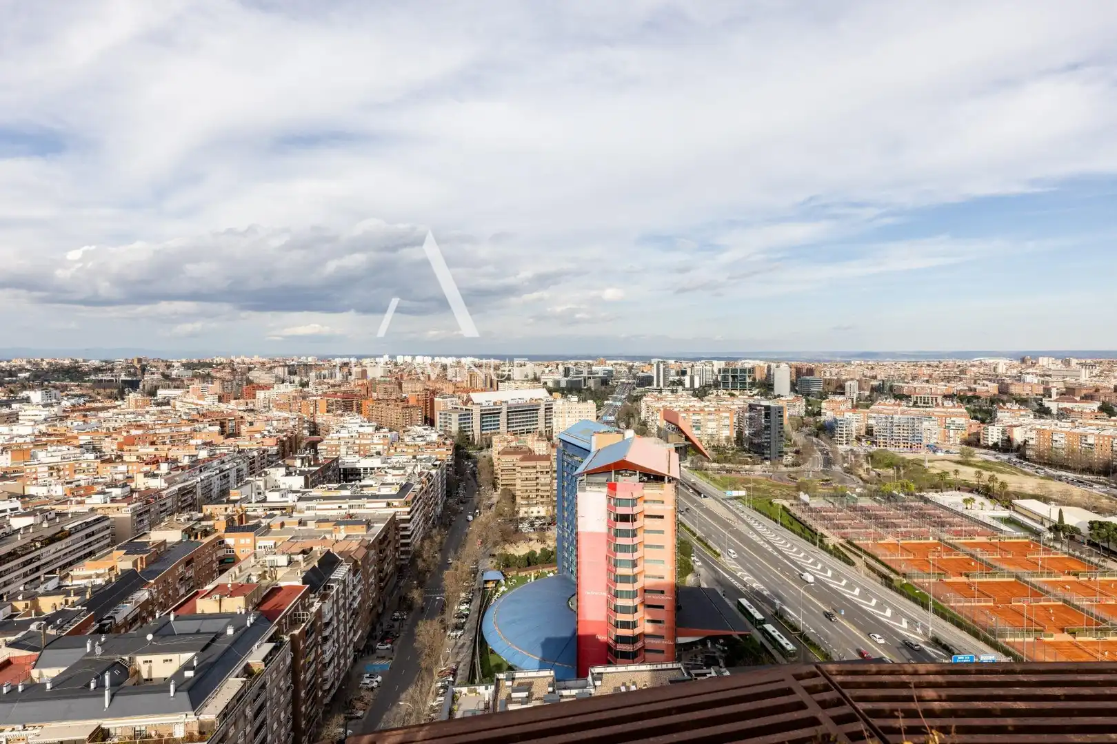 Vista exterior de Piso en venta en Madrid con Aire acondicionado, Calefacción y Jardín privado