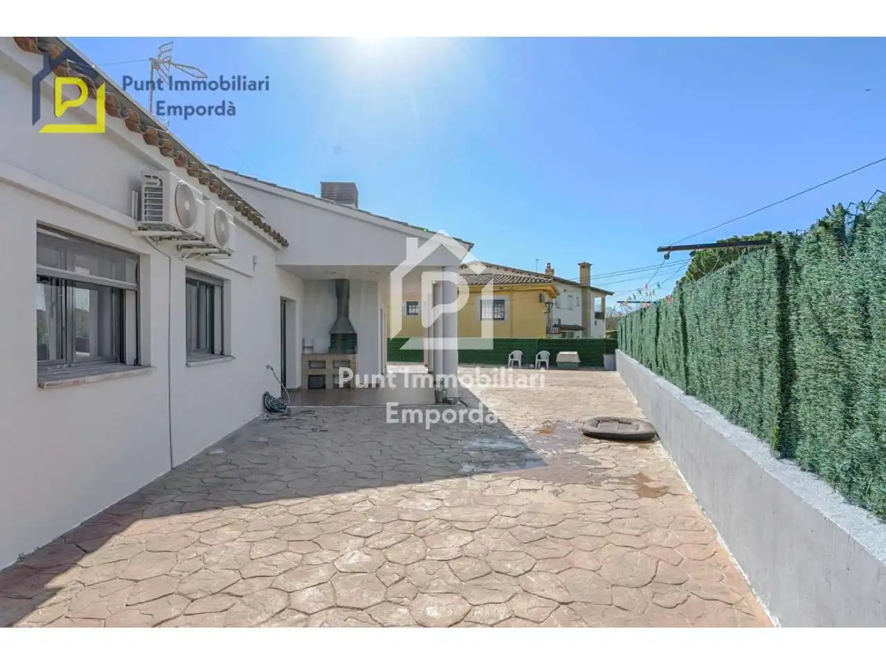 Vista exterior de Casa o xalet en venda en Cistella amb Aire condicionat, Calefacció i Jardí privat