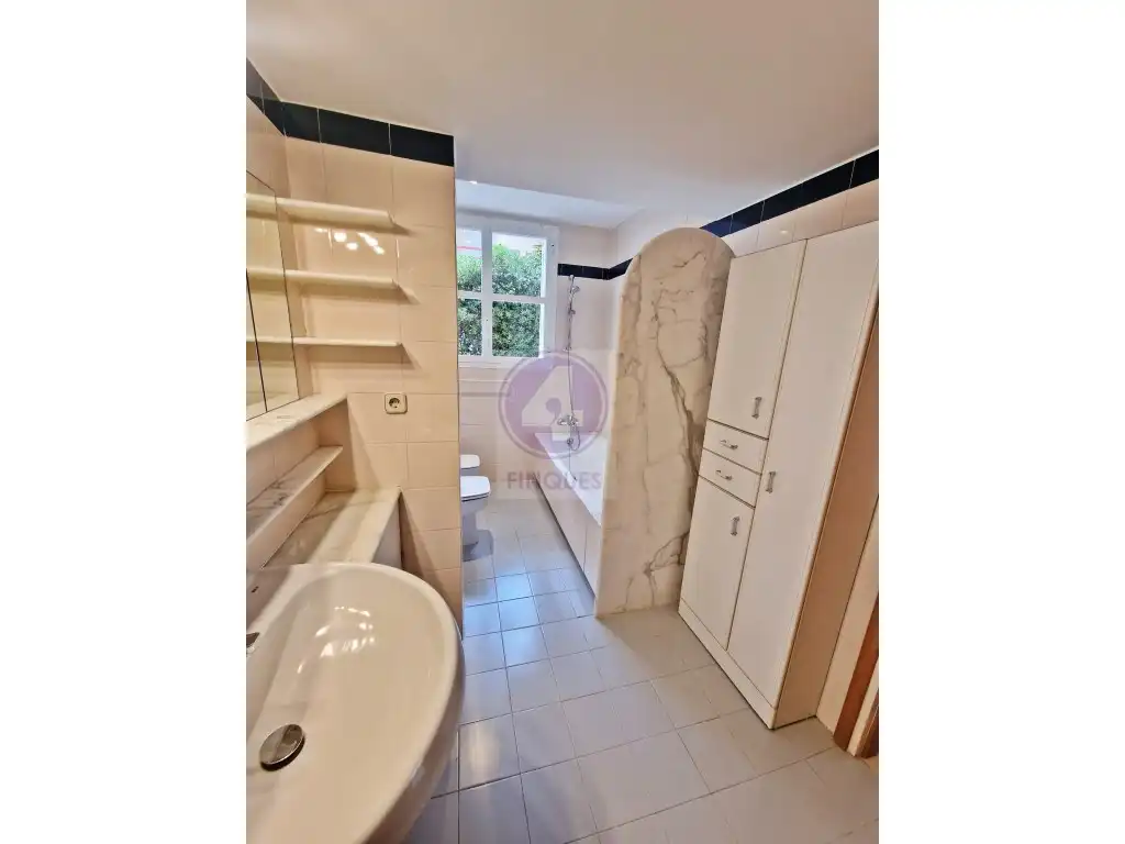Bathroom of Flat for rent in Castell d'Aro, Platja d'Aro i s'Agaró  with Air Conditioner and Furnished