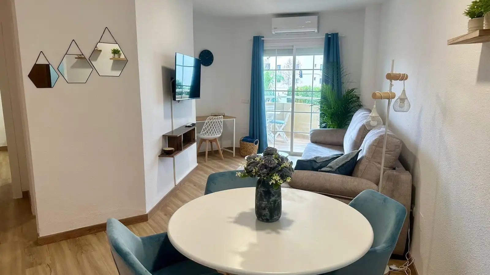 Apartment with pool for sale in Avenida CARLOTA ALEXANDRI, imagen 2