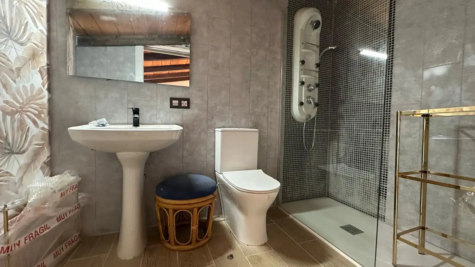 Bany de Casa o xalet en venda en Castrojeriz amb Calefacció, Parquet i Terrassa