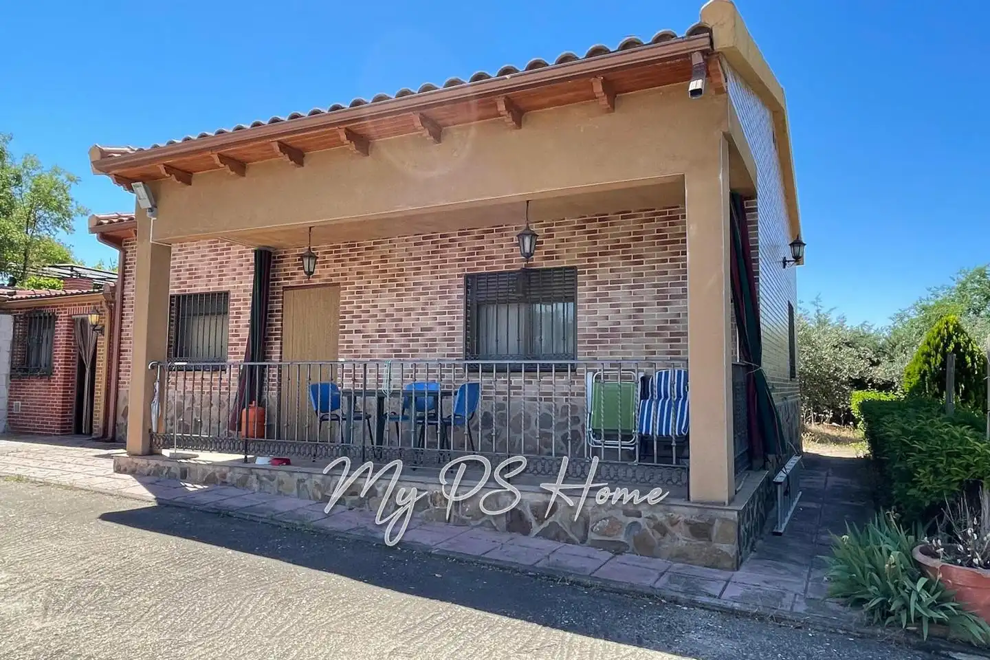 Vista exterior de Casa o chalet en venta en Barajas de Melo con Aire acondicionado, Jardín privado y Amueblado