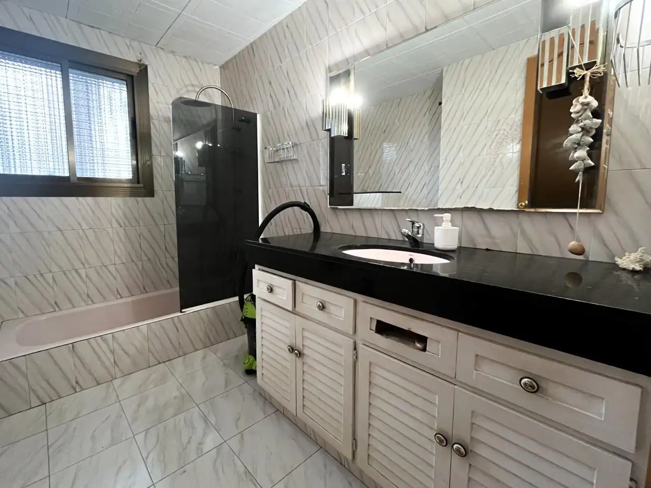 Bathroom of Houses for sale in Montcada i Reixac  with Air Conditioner, Heating and Private garden