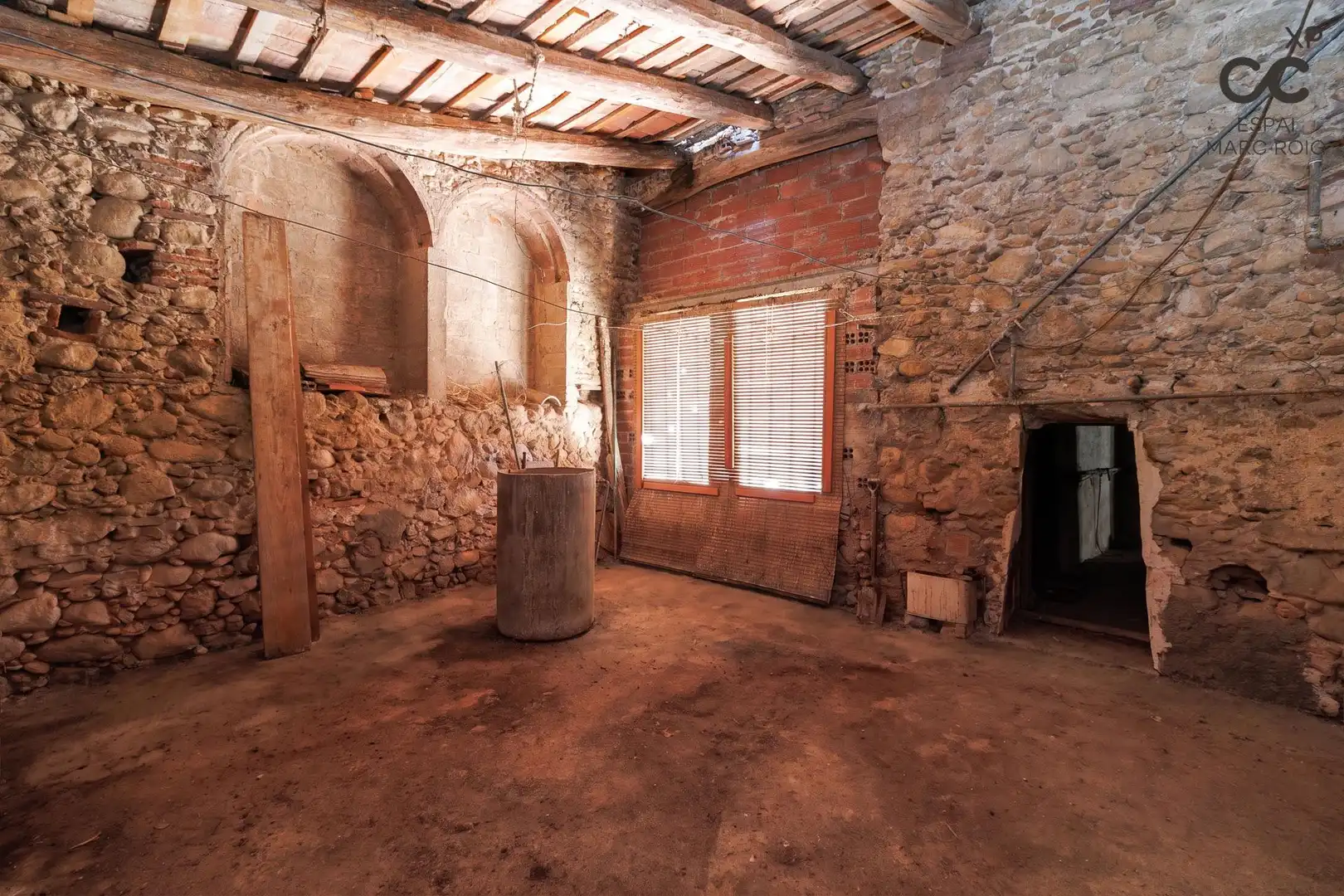 Finca rústica en venta en Navata con Calefacción, Terraza y Trastero
