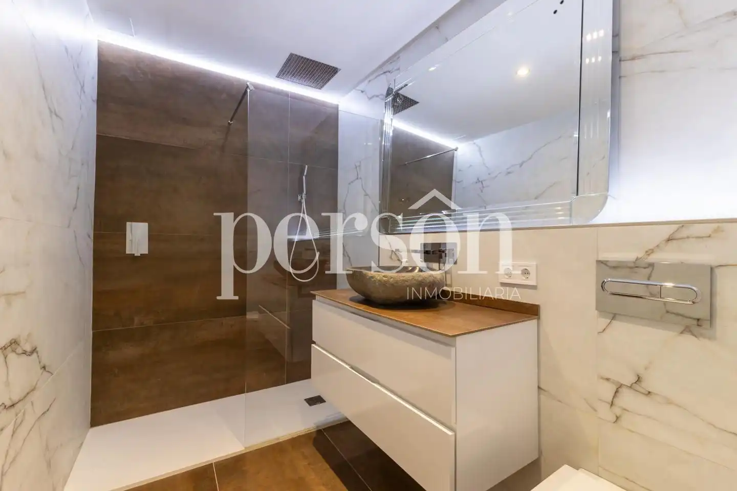 Bathroom of Houses for rent in Chiva  with Air Conditioner, Private garden and Terrace