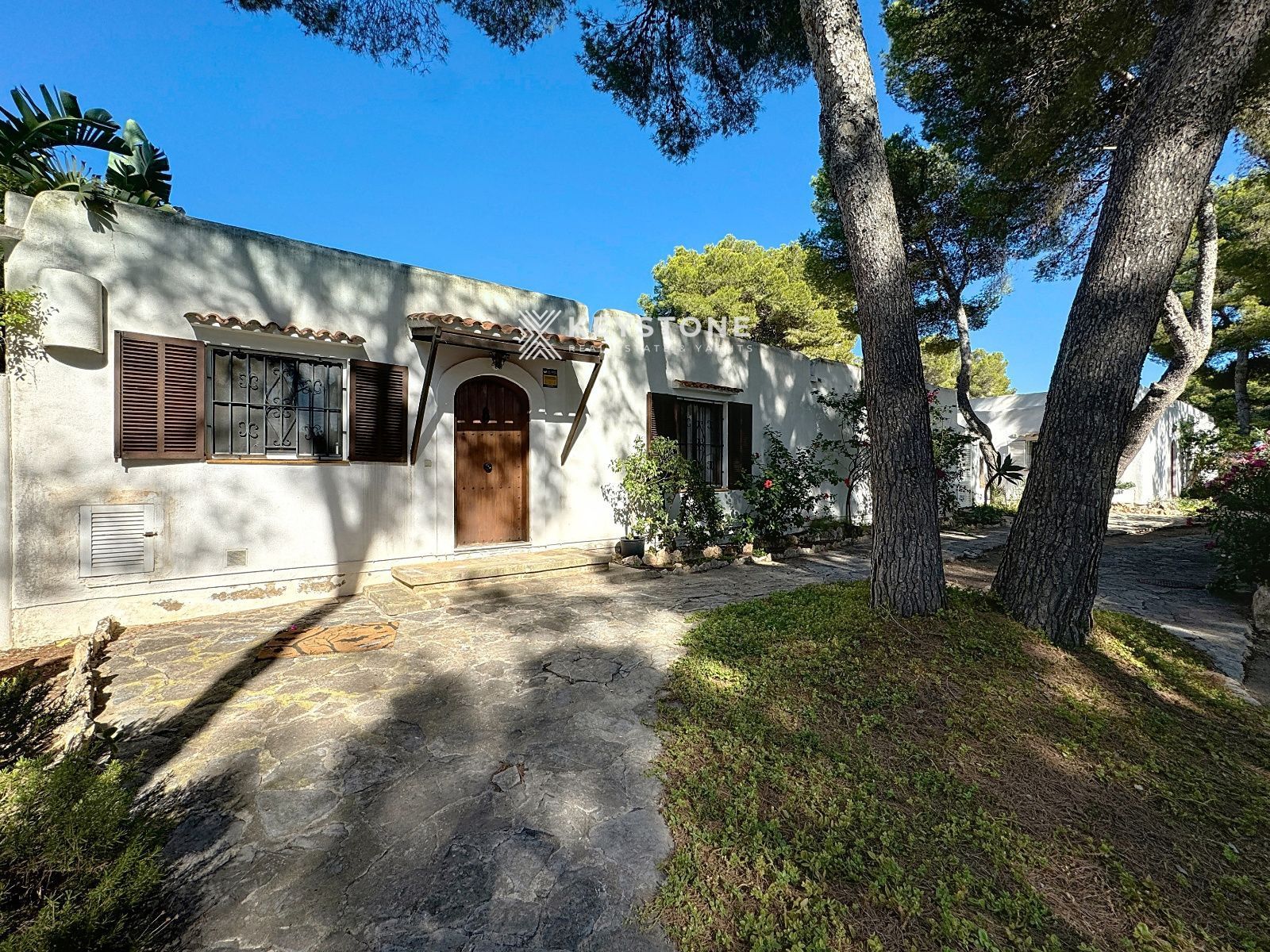 Vista exterior de Casa o xalet de lloguer en Calvià amb Aire condicionat, Jardí privat i Terrassa