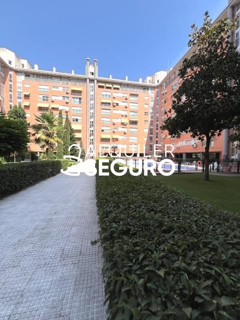 Exterior view of Flat to rent in  Madrid Capital  with Heating, Terrace and Storage room