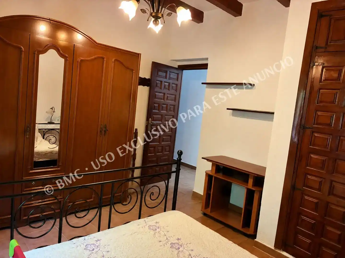 Schlafzimmer von Country house zum Verkauf in Colmenar mit Schwimmbad und Balkon