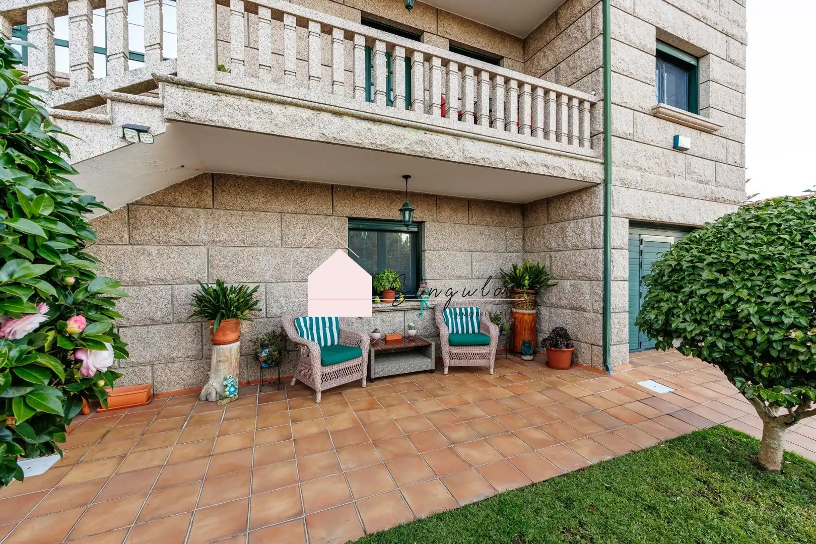 Terrasse von Haus oder Chalet zum Verkauf in Tui mit Heizung, Abstellraum und Schwimmbad