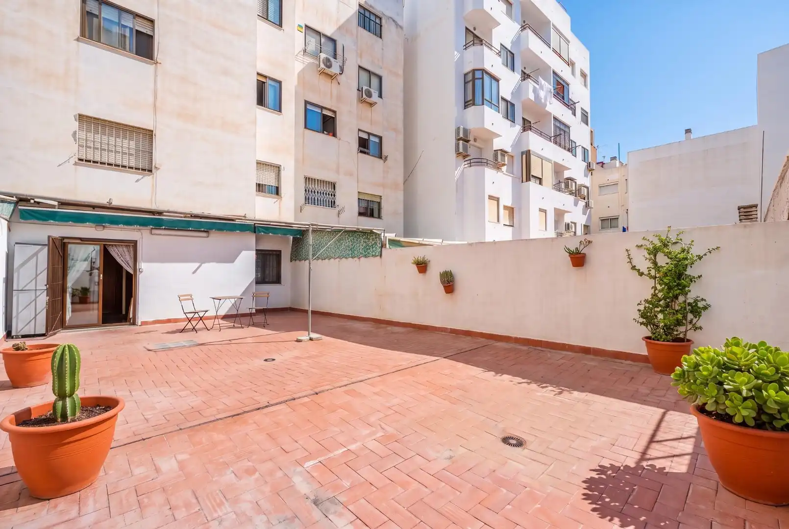 Piso en venta en Calle DEVESA, Altozano - Conde Lumiares