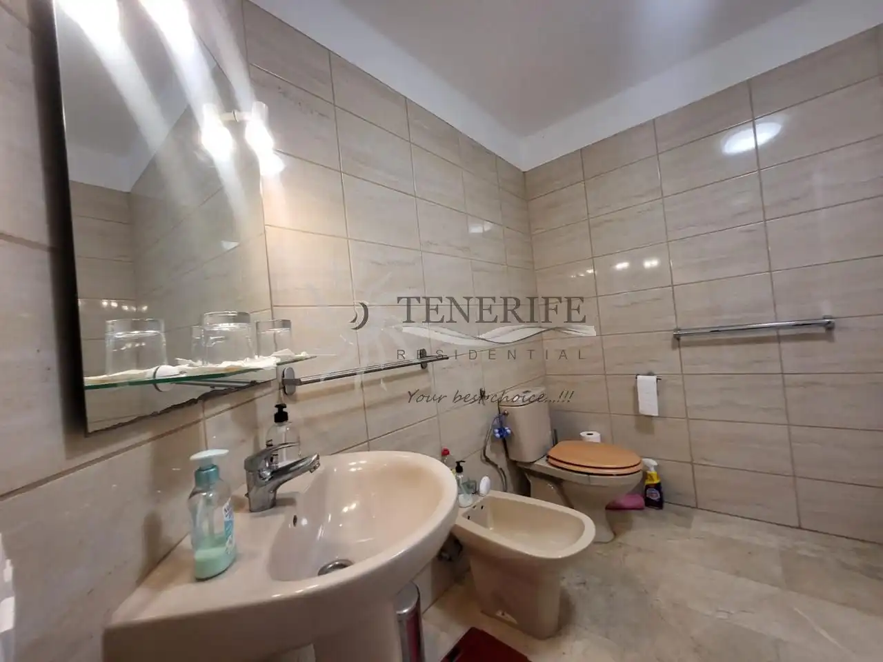 Badezimmer von Erdgeschoss zum Verkauf in Adeje mit Terrasse und Möbliert