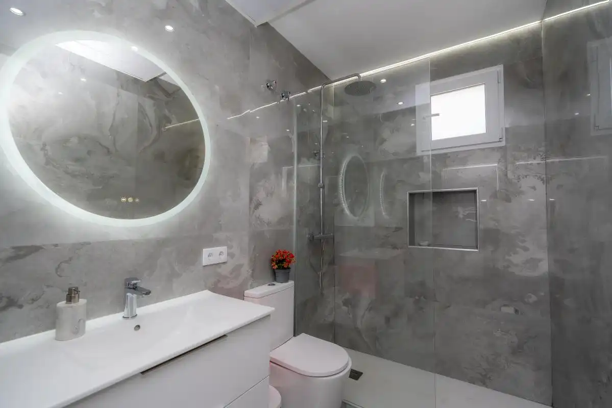 Baño de Planta baja en venta en Benidorm con Calefacción, Jardín privado y Terraza