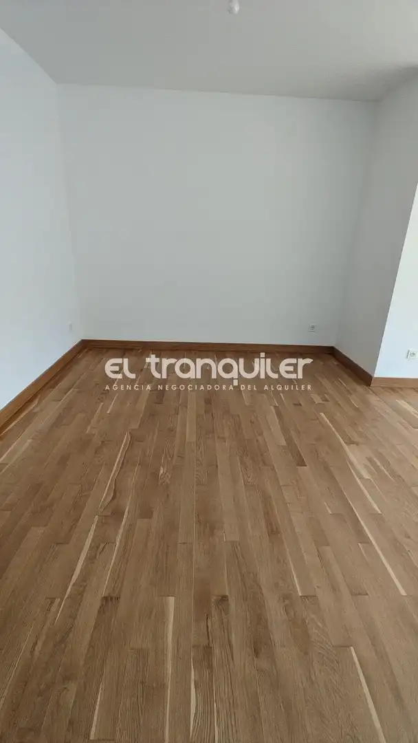 Schlafzimmer von Wohnung zum Verkauf in Madrid mit Klimaanlage, Parkett und Terrasse
