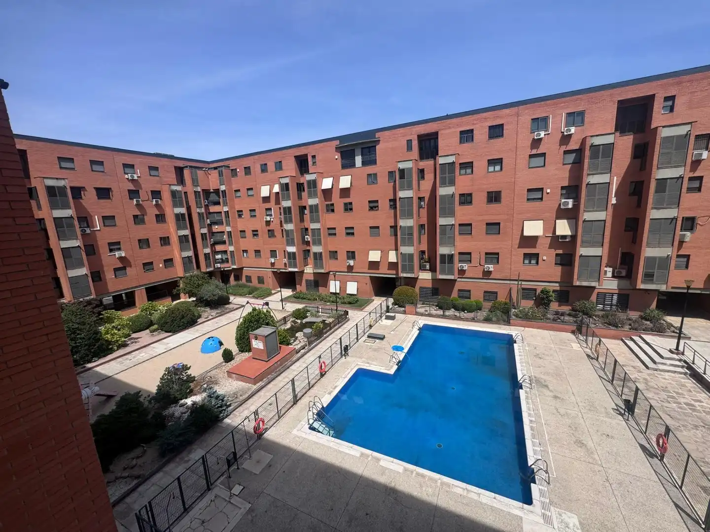 Piscina de Piso en venta en Madrid con Aire acondicionado, Calefacción y Parquet