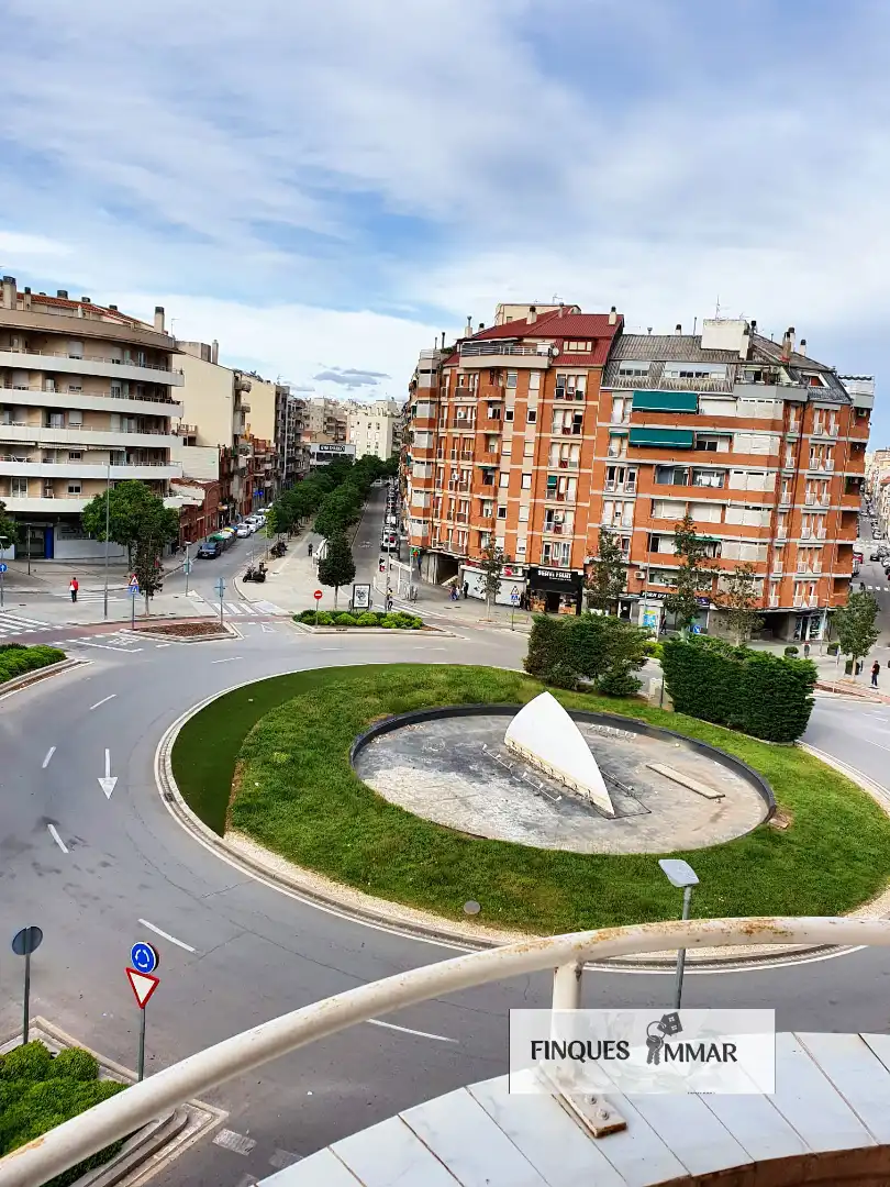 Vista exterior de Piso en venta en Terrassa con Calefacción y Balcón