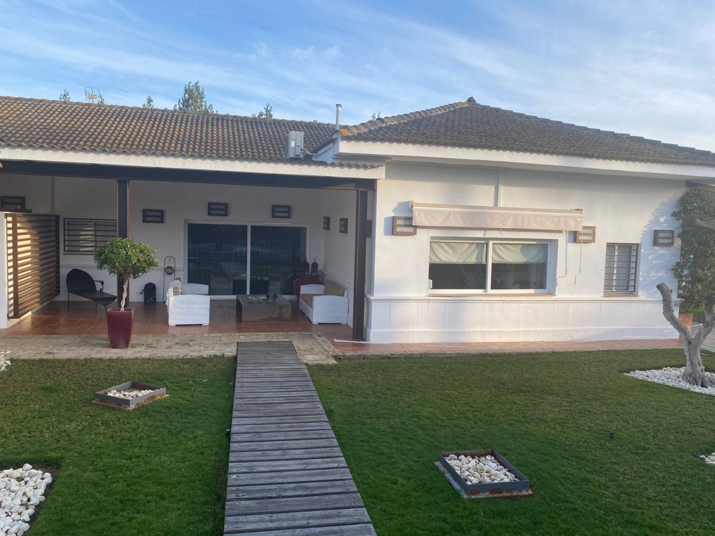 Jardí de Casa o xalet en venda en Utrera amb Aire condicionat, Jardí privat i Traster