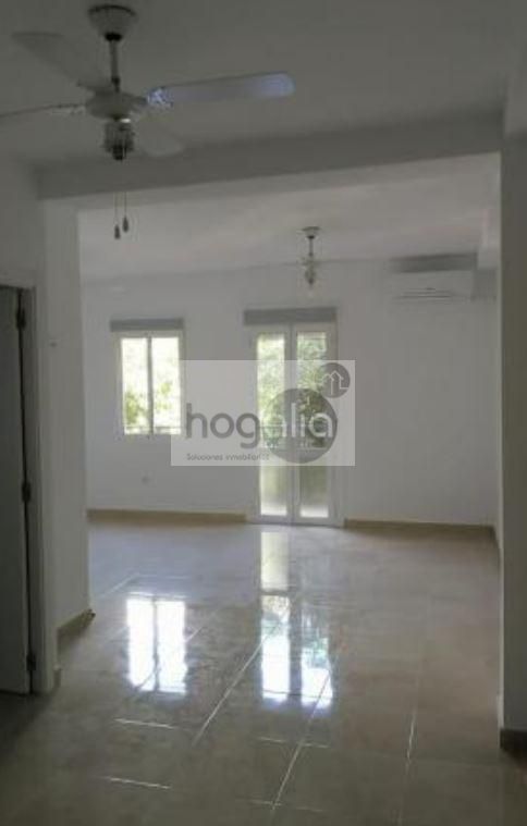 Sala d'estar de Pis de lloguer en  Sevilla Capital amb Aire condicionat i Terrassa